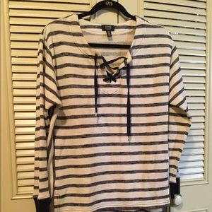 Navy and white top in French terry, size large.